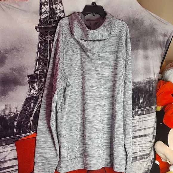 Gray Hiodie - Picture 5 of 8